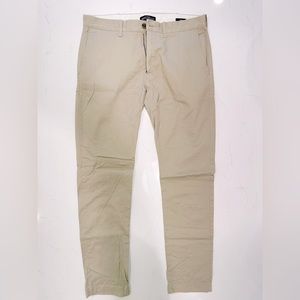 J. CREW MERCANTILE MENS FLEX SLIM PANTS. GOOD AS NEW! NO RIPS, STAINS OR TEARS.